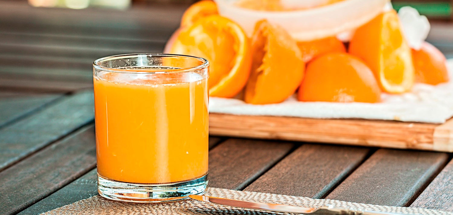 Find out how many calories an orange and natural juice have